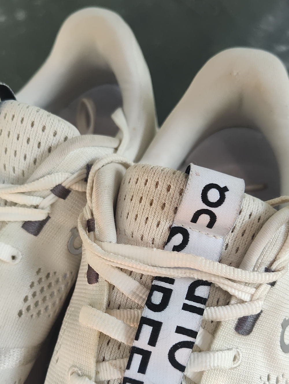 On Cloud Cloudsurfer 7 Women’s Size 8.5 White/Frost Running Sneakers - Picture 11 of 11